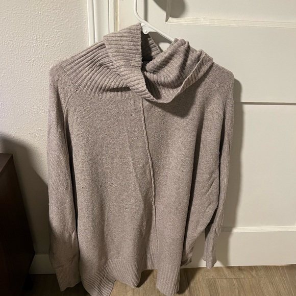 Sweater Bundle 🛍️ - Picture 2 of 2